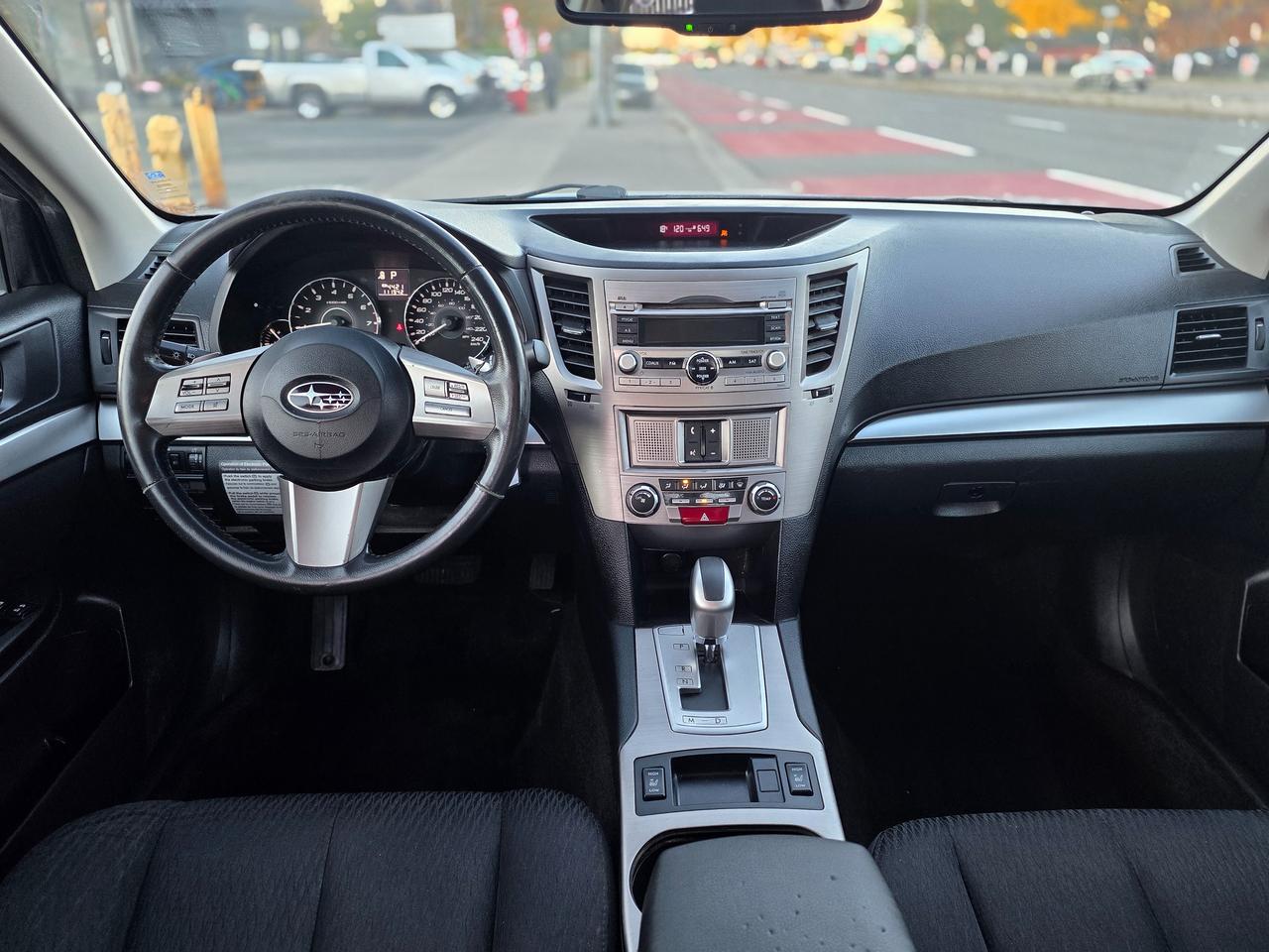 2011 Subaru Legacy 2.5i Prem AWP/Pwr Moon Photo