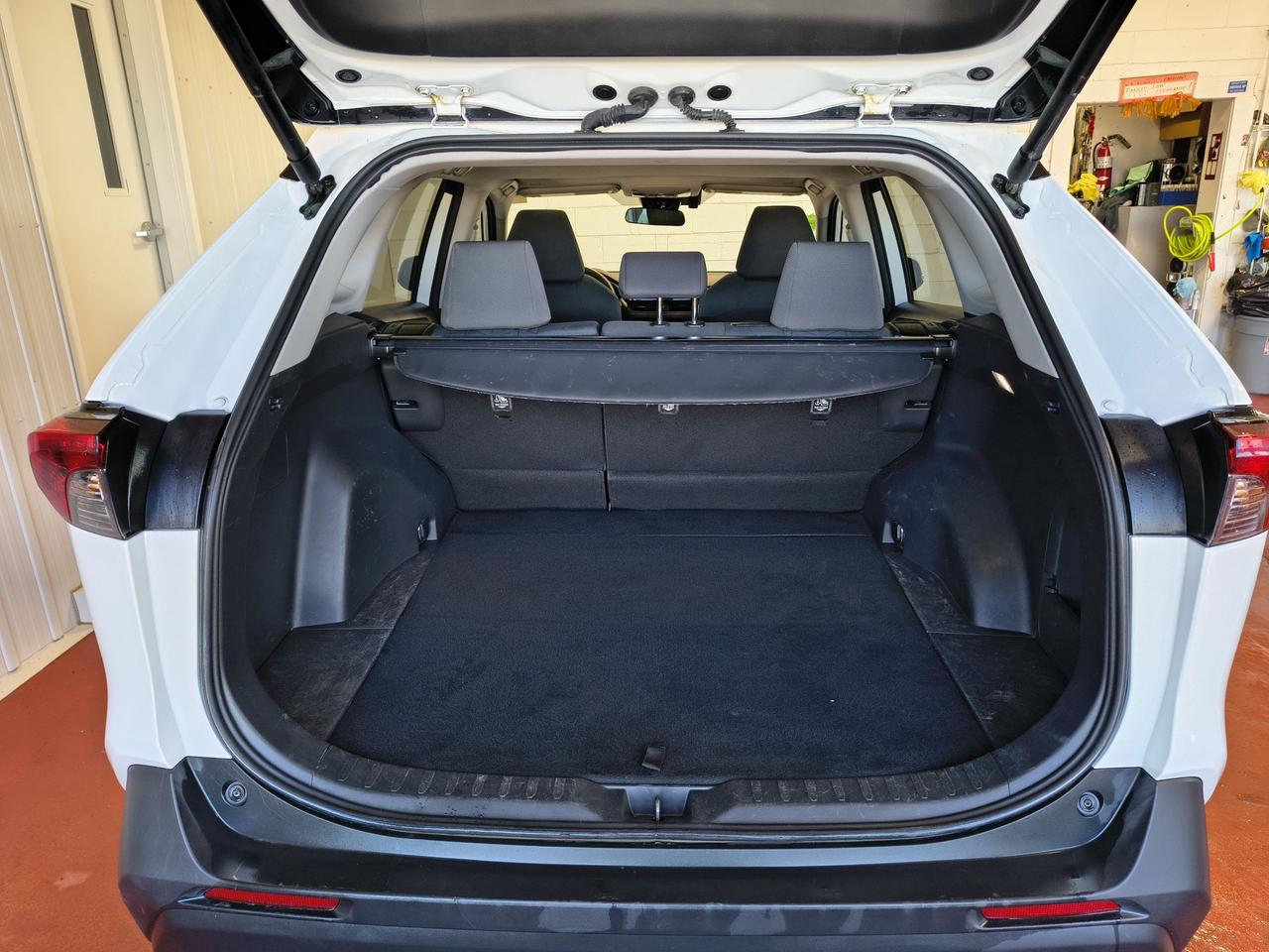 2024 Toyota RAV4 Hybrid XLE Photo
