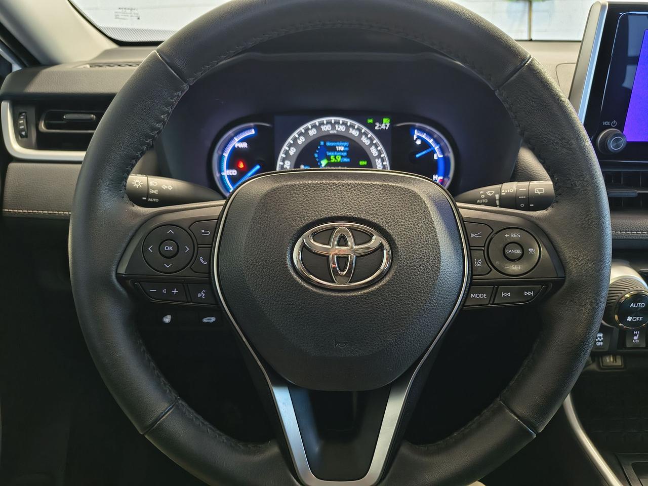 2024 Toyota RAV4 Hybrid XLE Photo0