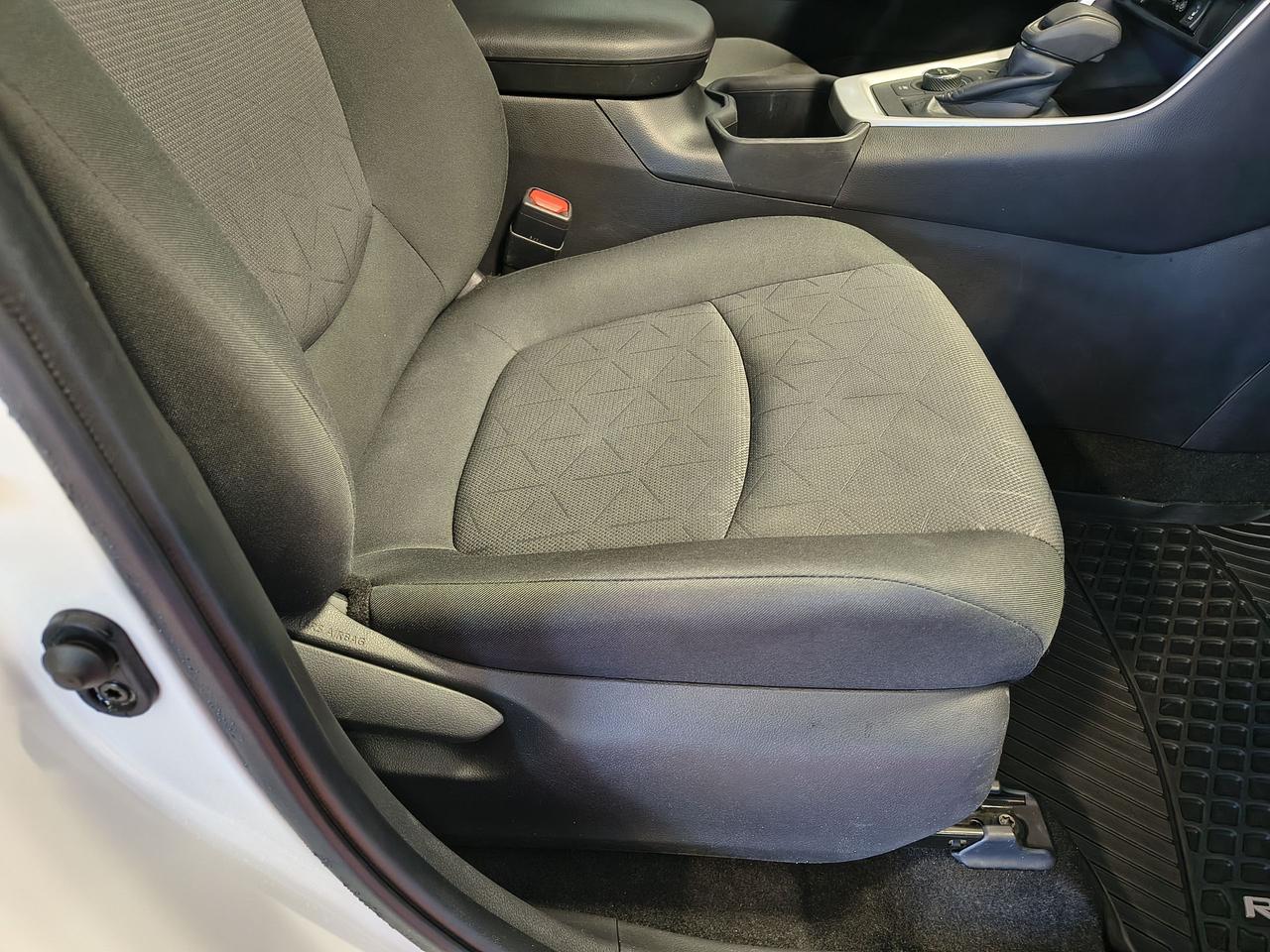 2024 Toyota RAV4 Hybrid XLE Photo