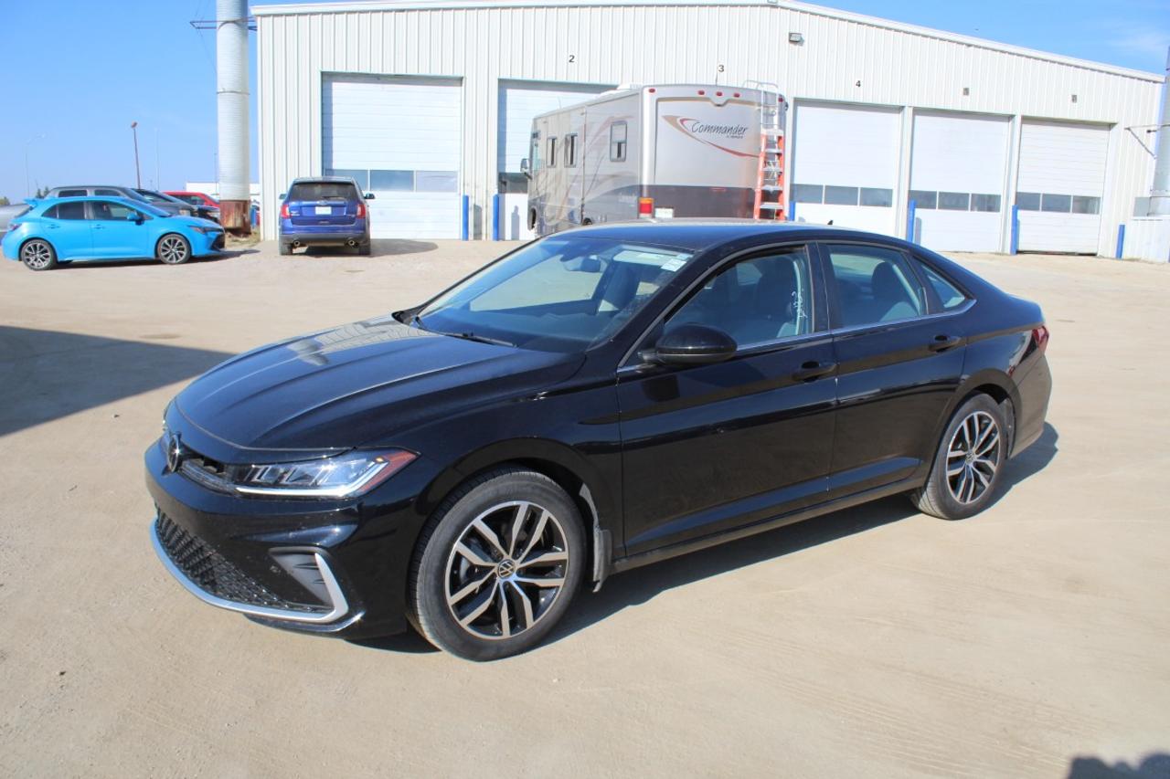 2025 Volkswagen Jetta Comfortline Auto w/Htd L.wrap, BUC - Photo #1