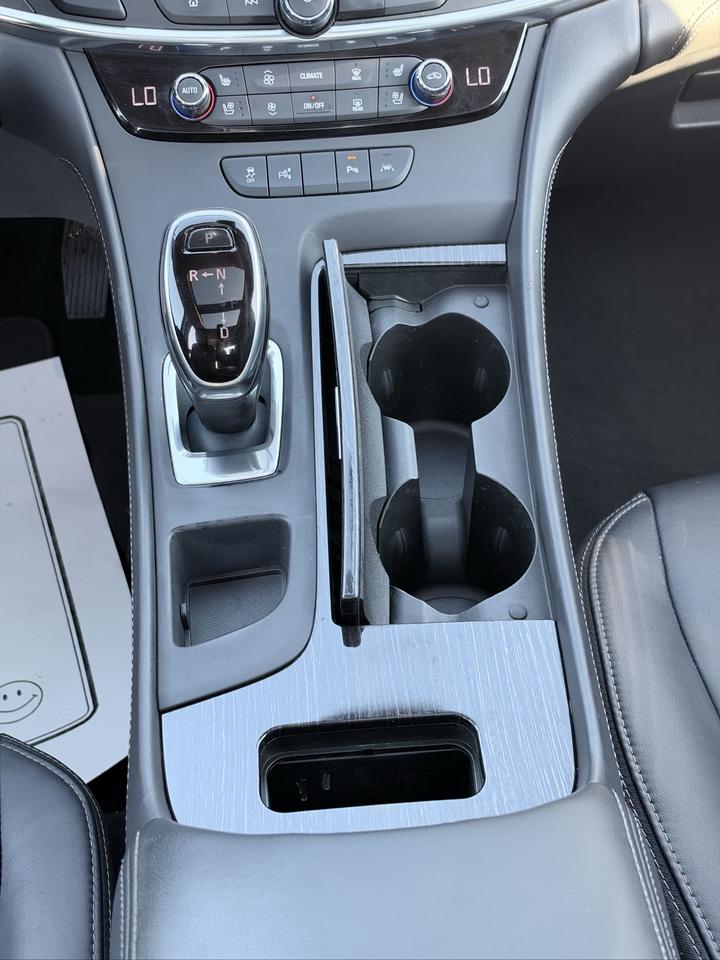 2017 Buick LaCrosse Premium // LEATHER // AWD // REVERSE CAM Photo