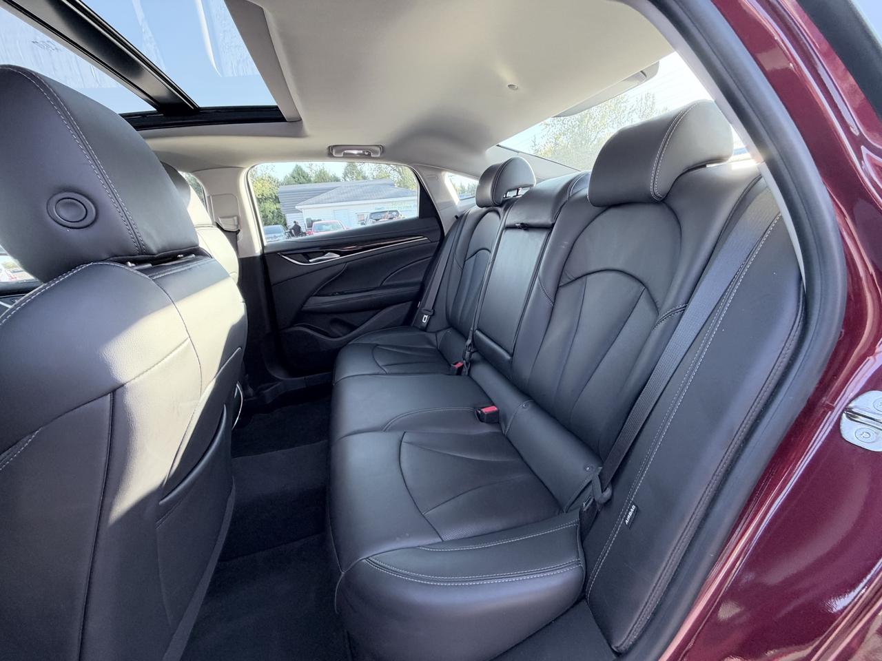 2017 Buick LaCrosse Premium // LEATHER // AWD // REVERSE CAM Photo