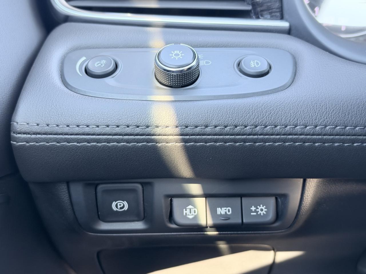 2017 Buick LaCrosse Premium // LEATHER // AWD // REVERSE CAM Photo