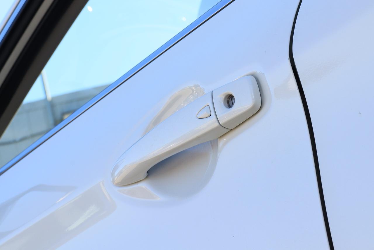 2018 Nissan Qashqai SV | AWD | Sunroof | Cam | Nissan Service History Photo56