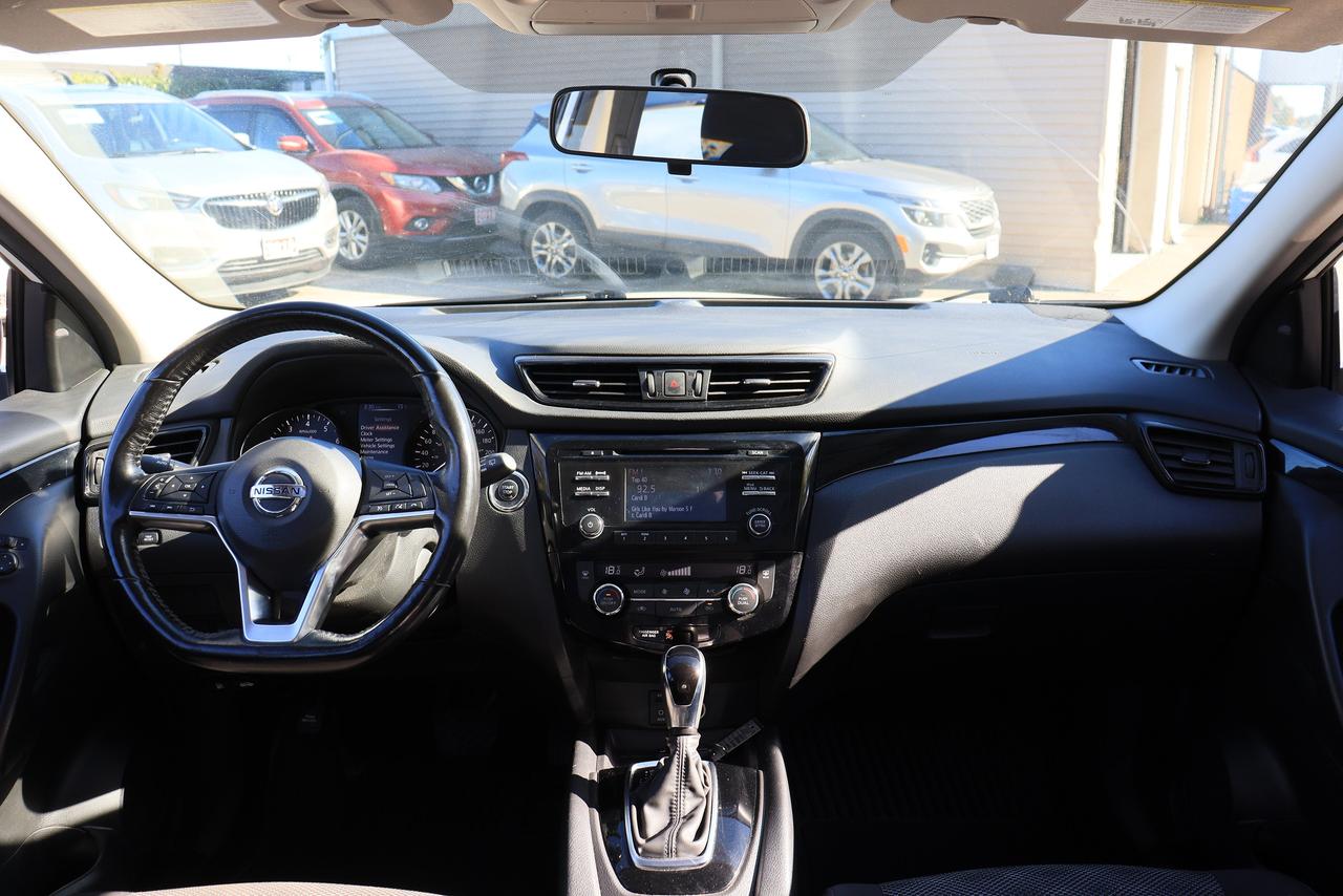 2018 Nissan Qashqai SV | AWD | Sunroof | Cam | Nissan Service History Photo36