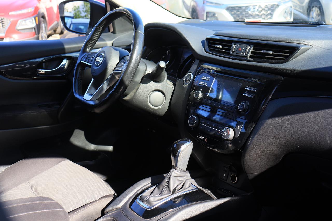 2018 Nissan Qashqai SV | AWD | Sunroof | Cam | Nissan Service History Photo35