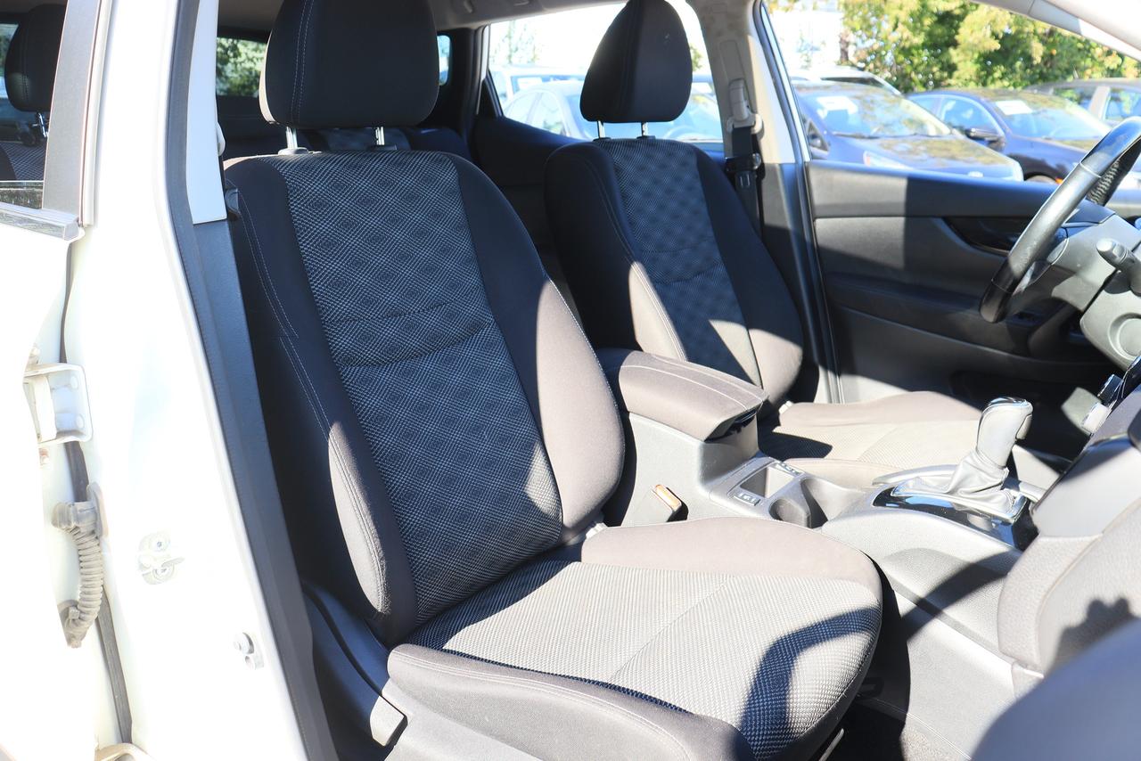 2018 Nissan Qashqai SV | AWD | Sunroof | Cam | Nissan Service History Photo34