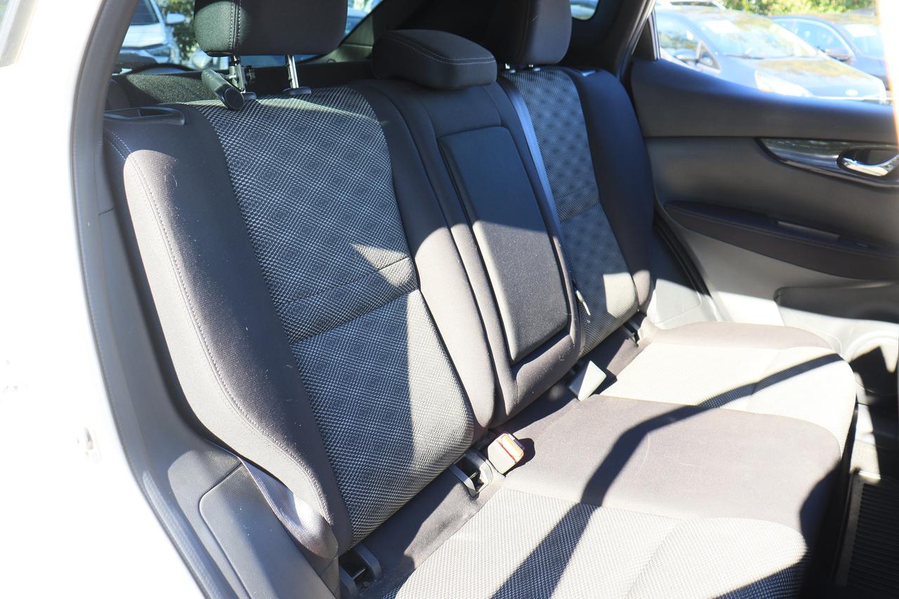 2018 Nissan Qashqai SV | AWD | Sunroof | Cam | Nissan Service History Photo33