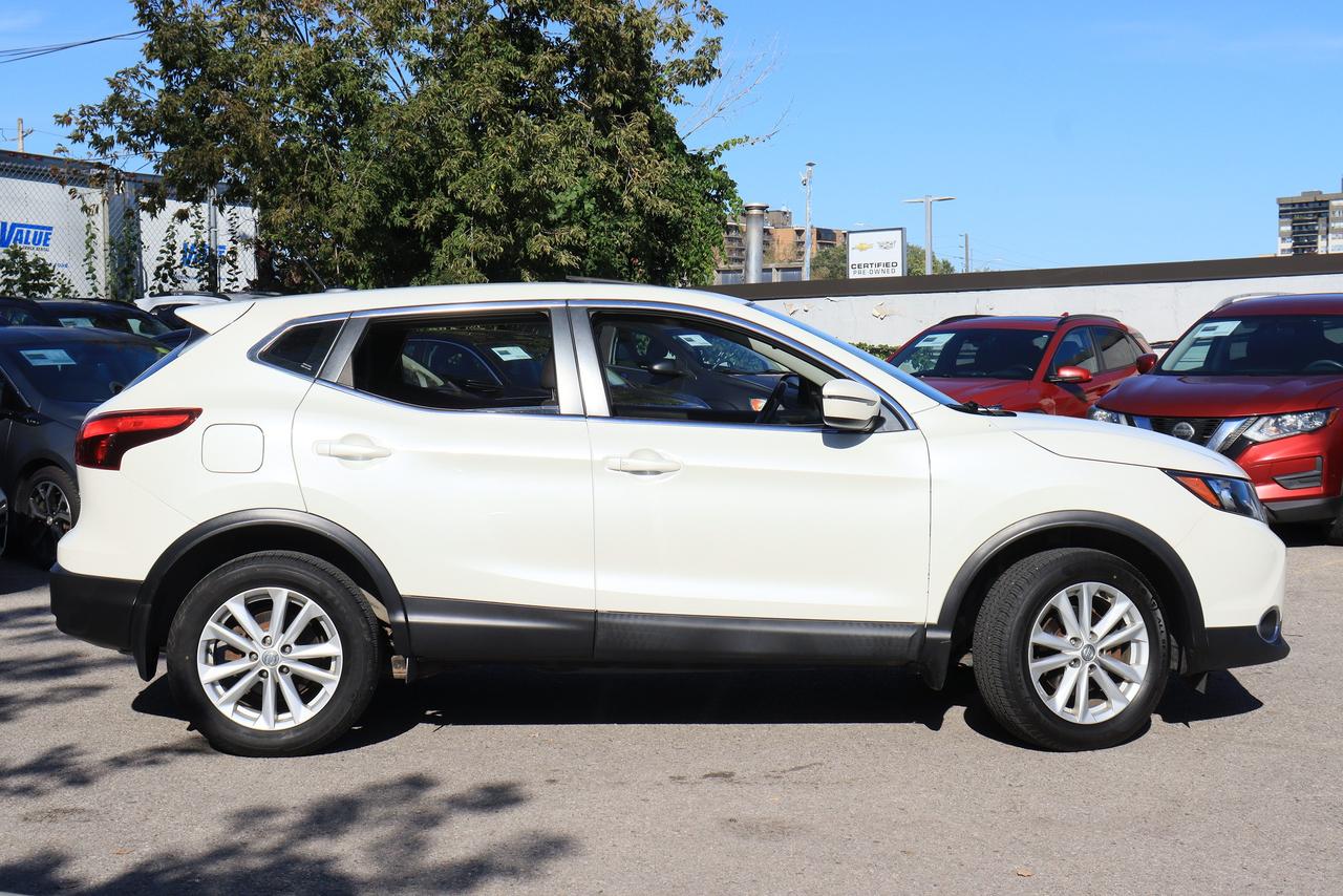 2018 Nissan Qashqai SV | AWD | Sunroof | Cam | Nissan Service History Photo10