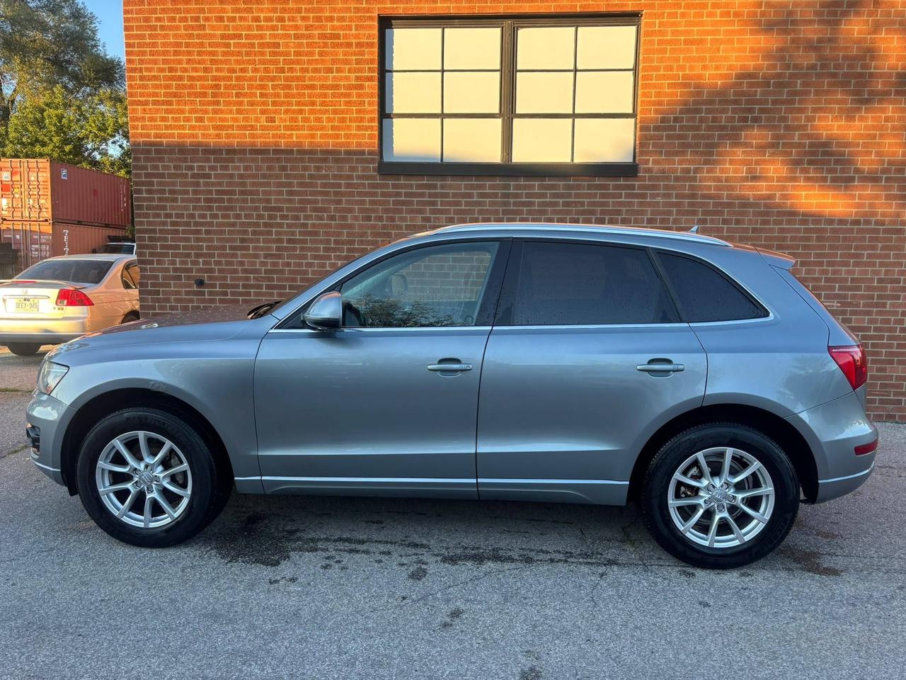 2010 Audi Q5 Quattro 4dr 3.2L Premium Photo