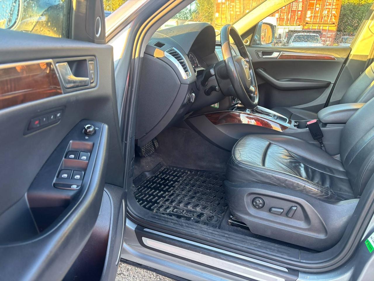 2010 Audi Q5 Quattro 4dr 3.2L Premium Photo