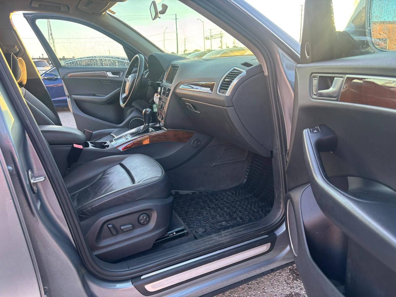 2010 Audi Q5 Quattro 4dr 3.2L Premium Photo