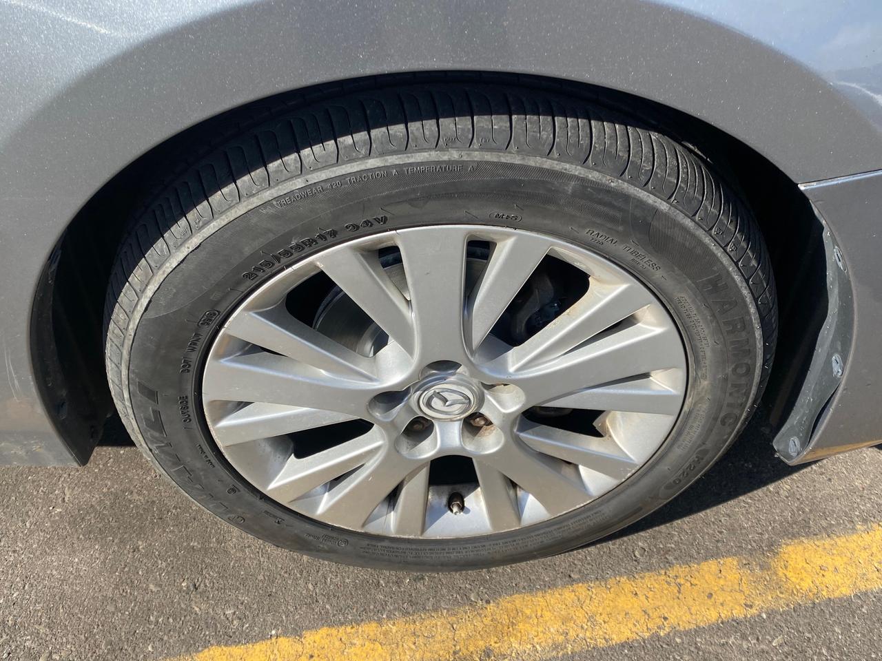 2014 Mazda MAZDA3 GX-SKY Photo