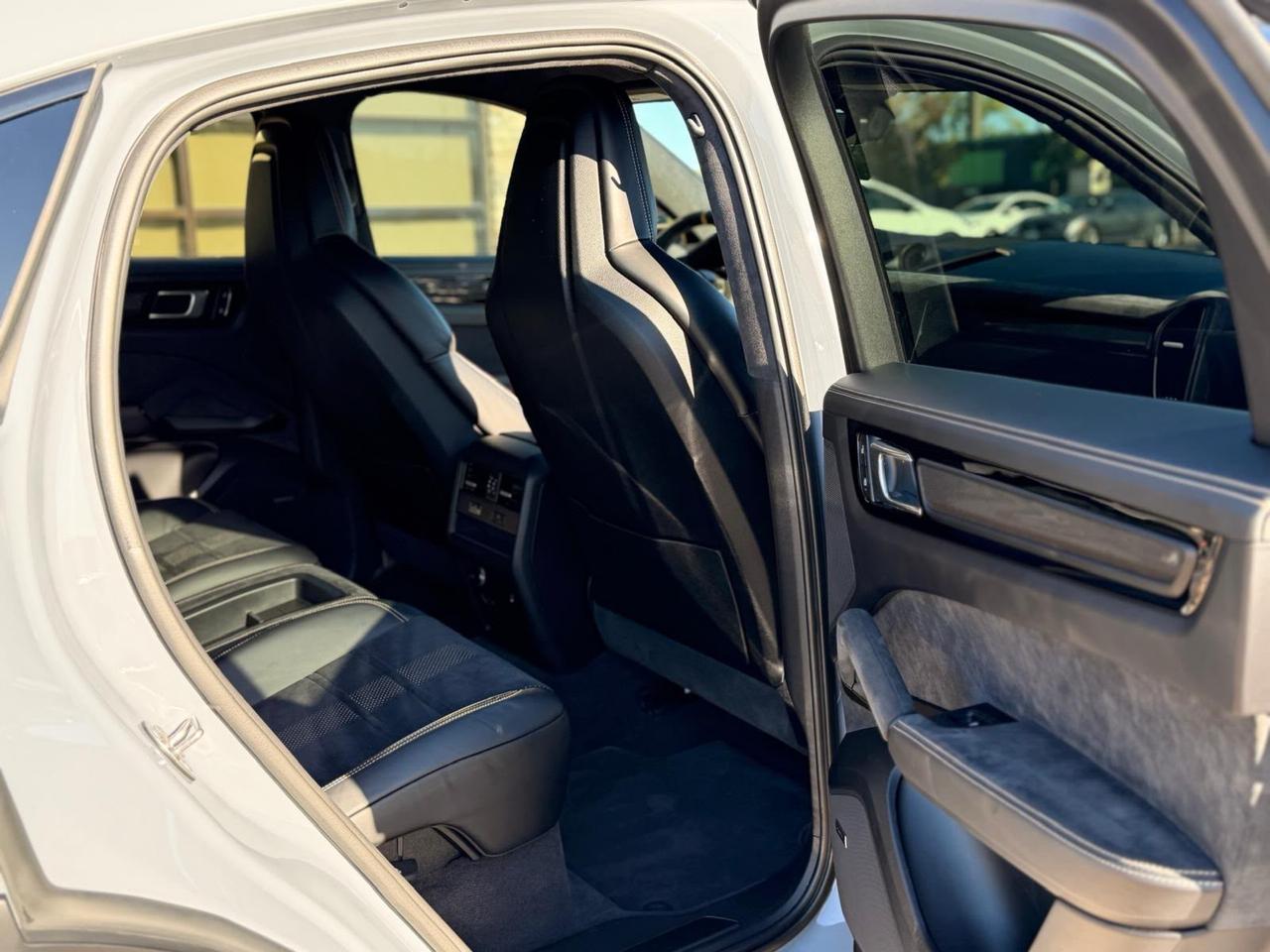 2023 Porsche Cayenne Turbo GT| CLEAN CARFAX | NO CLAIMS| Photo