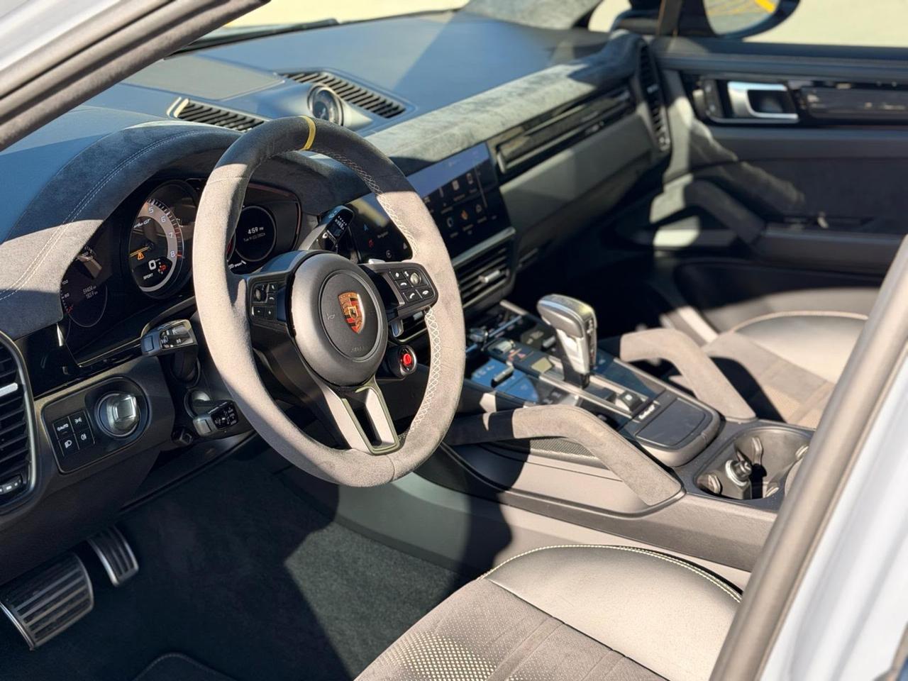 2023 Porsche Cayenne Turbo GT| CLEAN CARFAX | NO CLAIMS| Photo