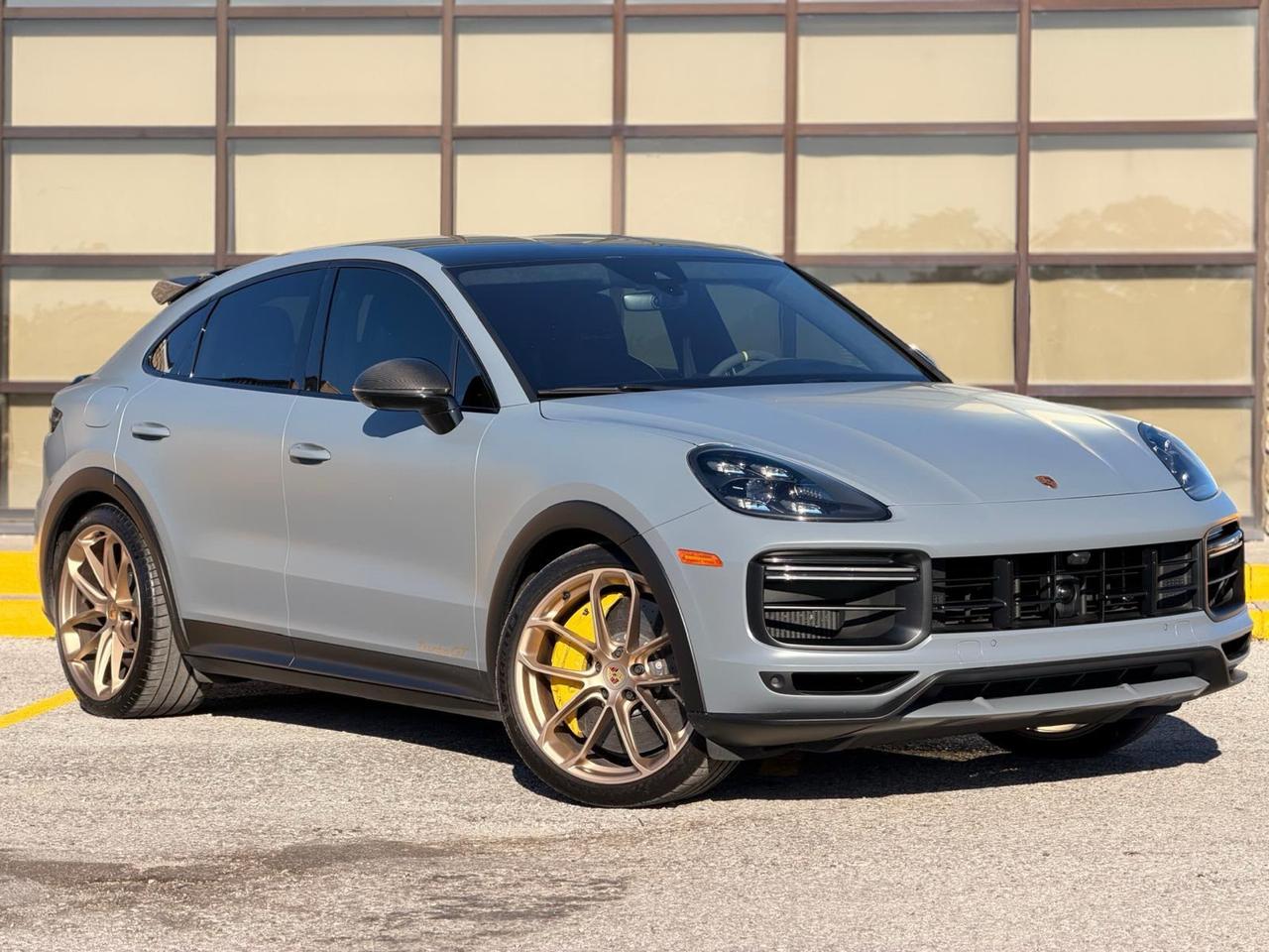 2023 Porsche Cayenne Turbo GT| CLEAN CARFAX | NO CLAIMS| Photo1
