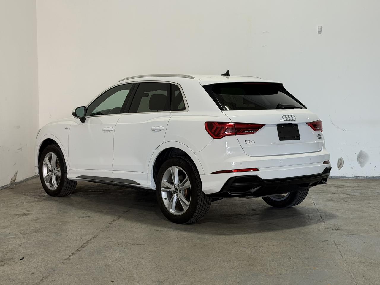 2021 Audi Q3 PROGRESSIV | S-LINE | PANOROOF | CARPLAY Photo4