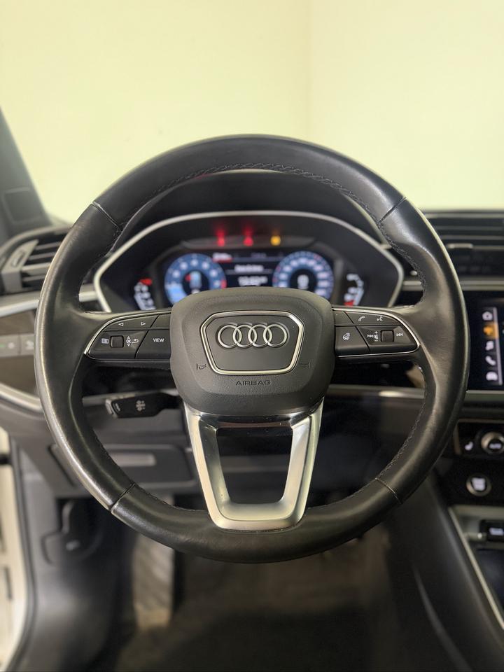 2021 Audi Q3 PROGRESSIV | S-LINE | PANOROOF | CARPLAY Photo