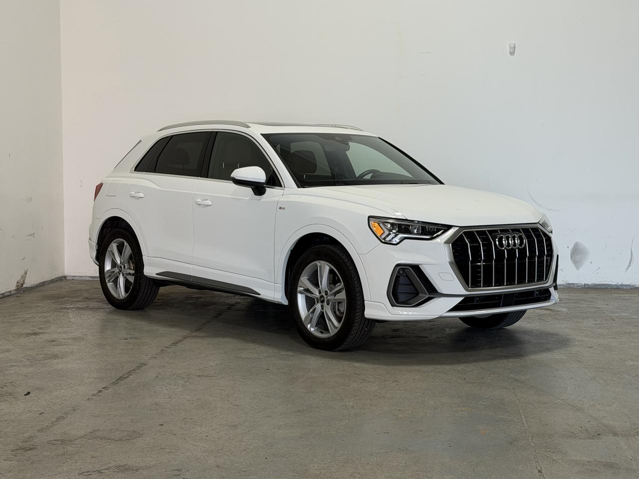 2021 Audi Q3 PROGRESSIV | S-LINE | PANOROOF | CARPLAY Photo2
