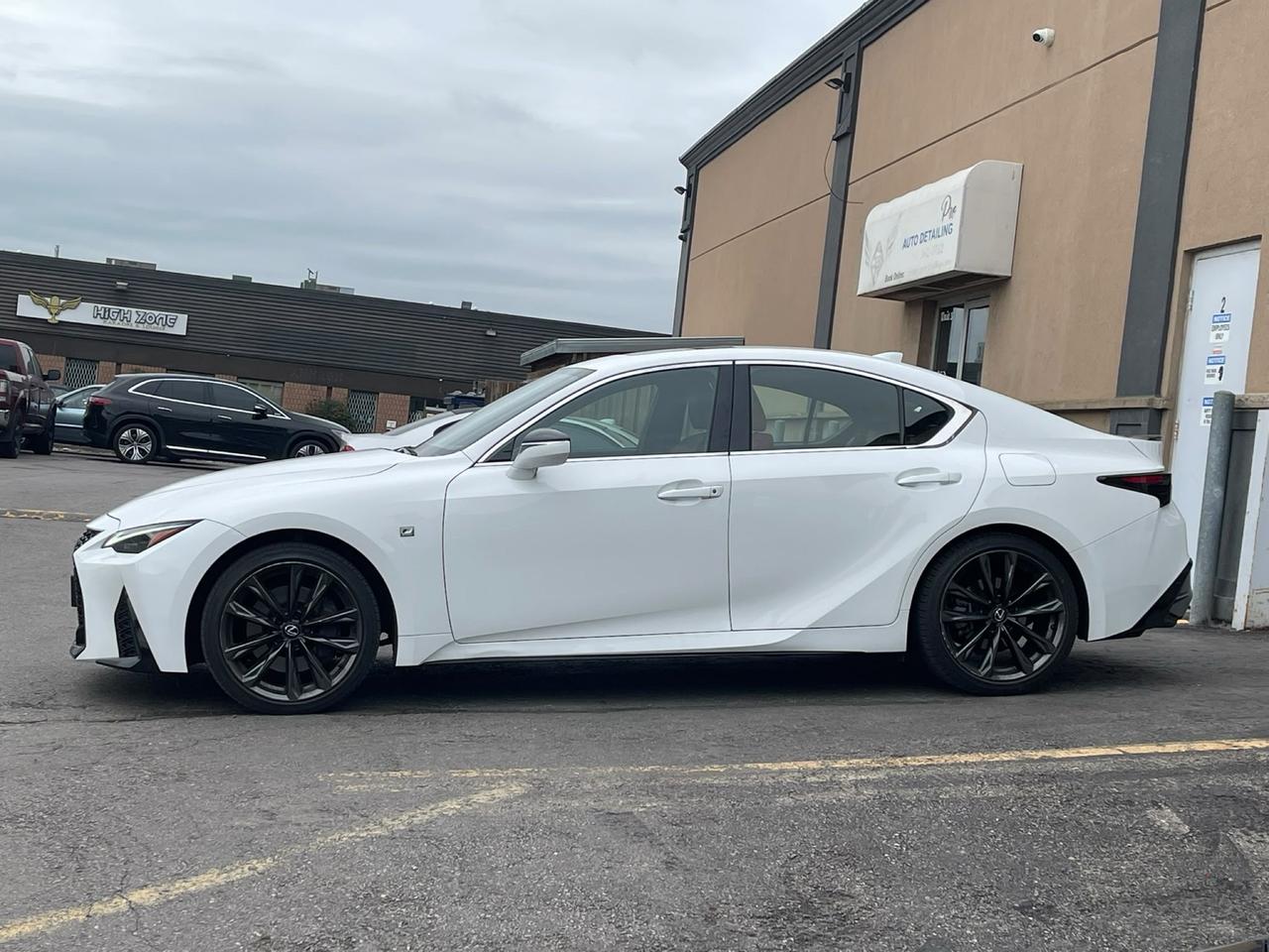 2023 Lexus IS IS 300| CLEAN CARFAX| NO CLAIMS | Photo4