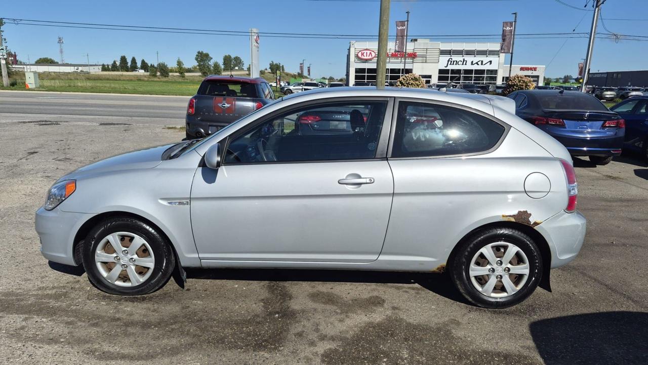 2009 Hyundai Accent AUTO, HATCH, GREAT ON FUEL, AS IS SPECIAL Photo
