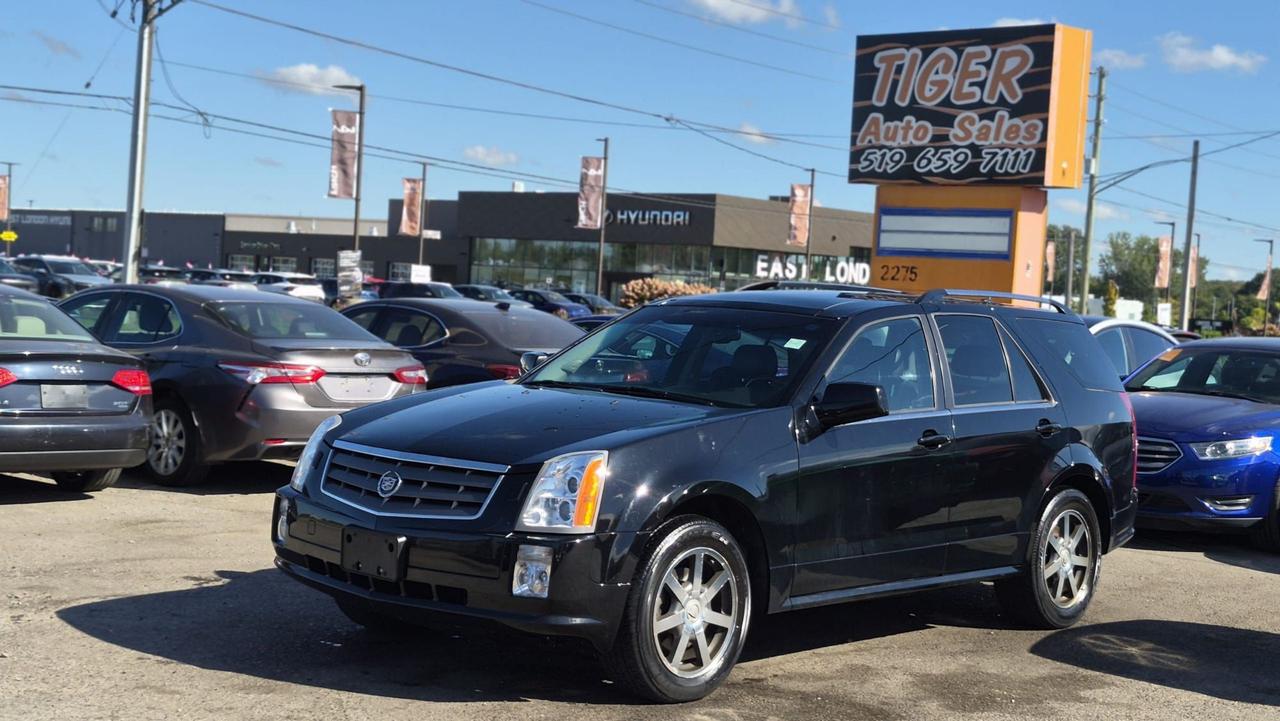 2004 Cadillac SRX  - Photo #1
