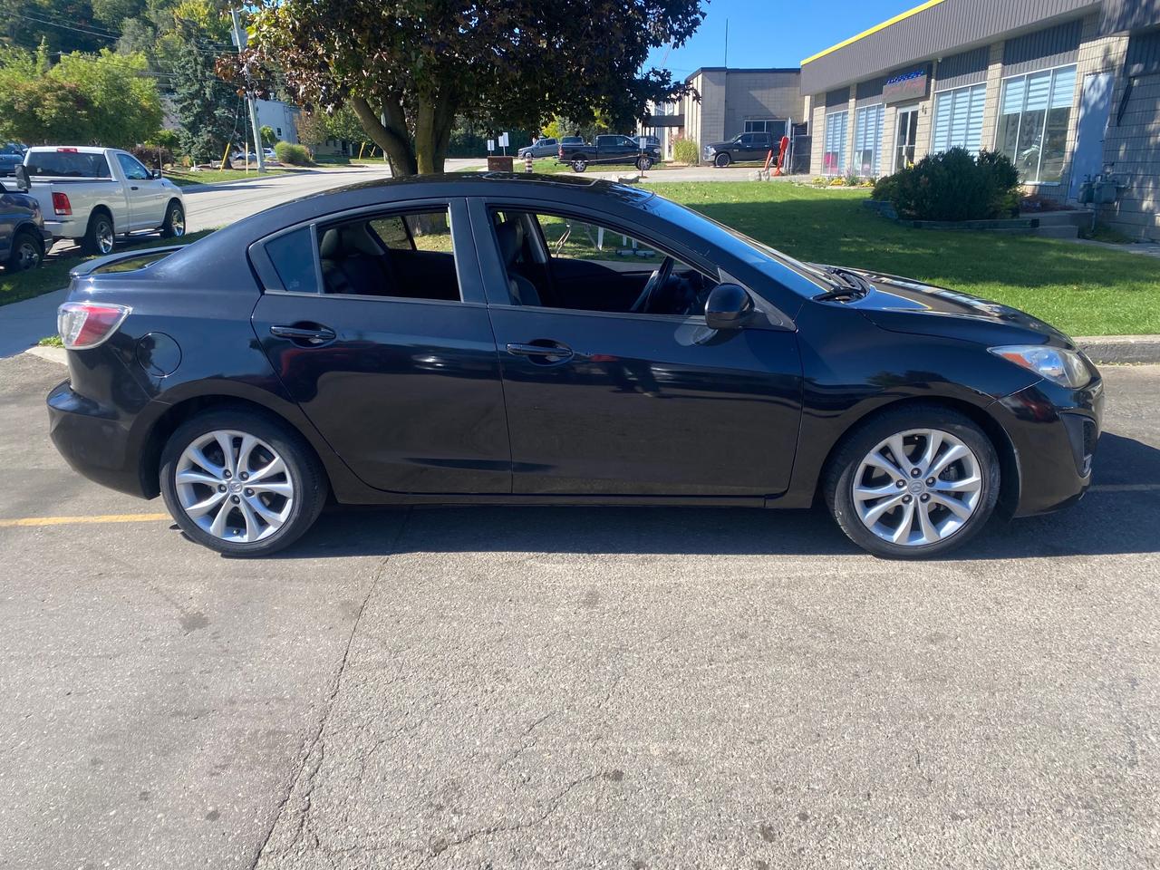 2011 Mazda MAZDA3 GT Photo4
