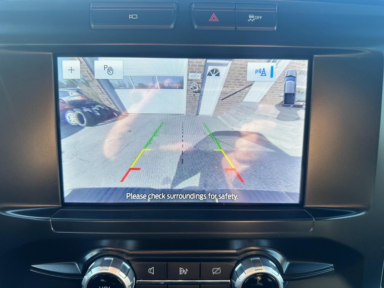 2022 Ford F-150 XLT Crew4x4 5.0L Cloth RvCam XM CarPlay Bluetooth Photo
