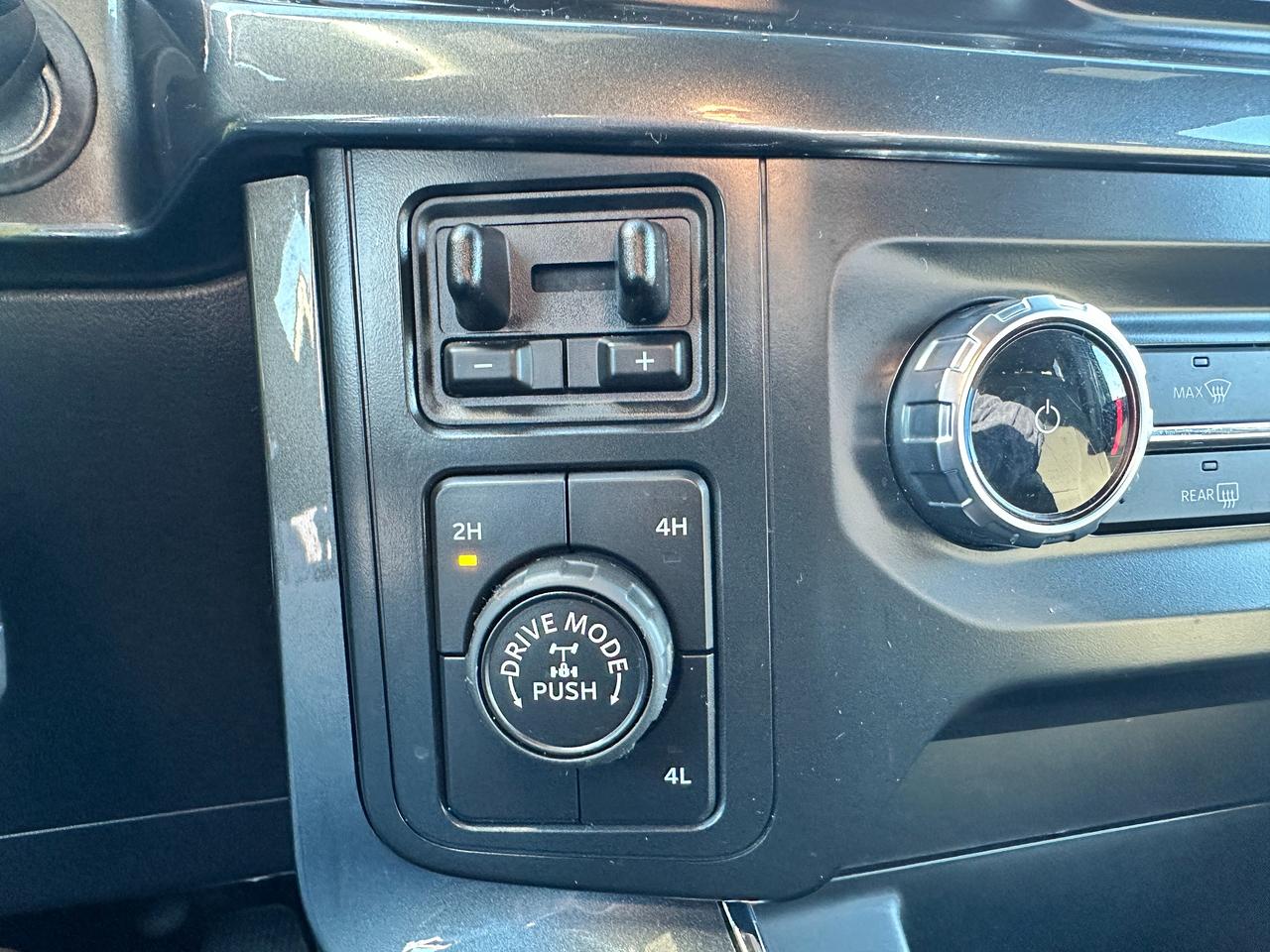2022 Ford F-150 XLT Crew4x4 5.0L Cloth RvCam XM CarPlay Bluetooth Photo