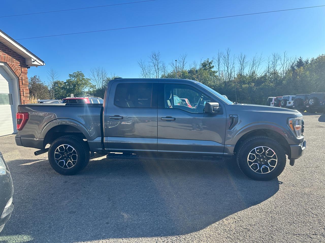 2022 Ford F-150 XLT Crew4x4 5.0L Cloth RvCam XM CarPlay Bluetooth Photo4