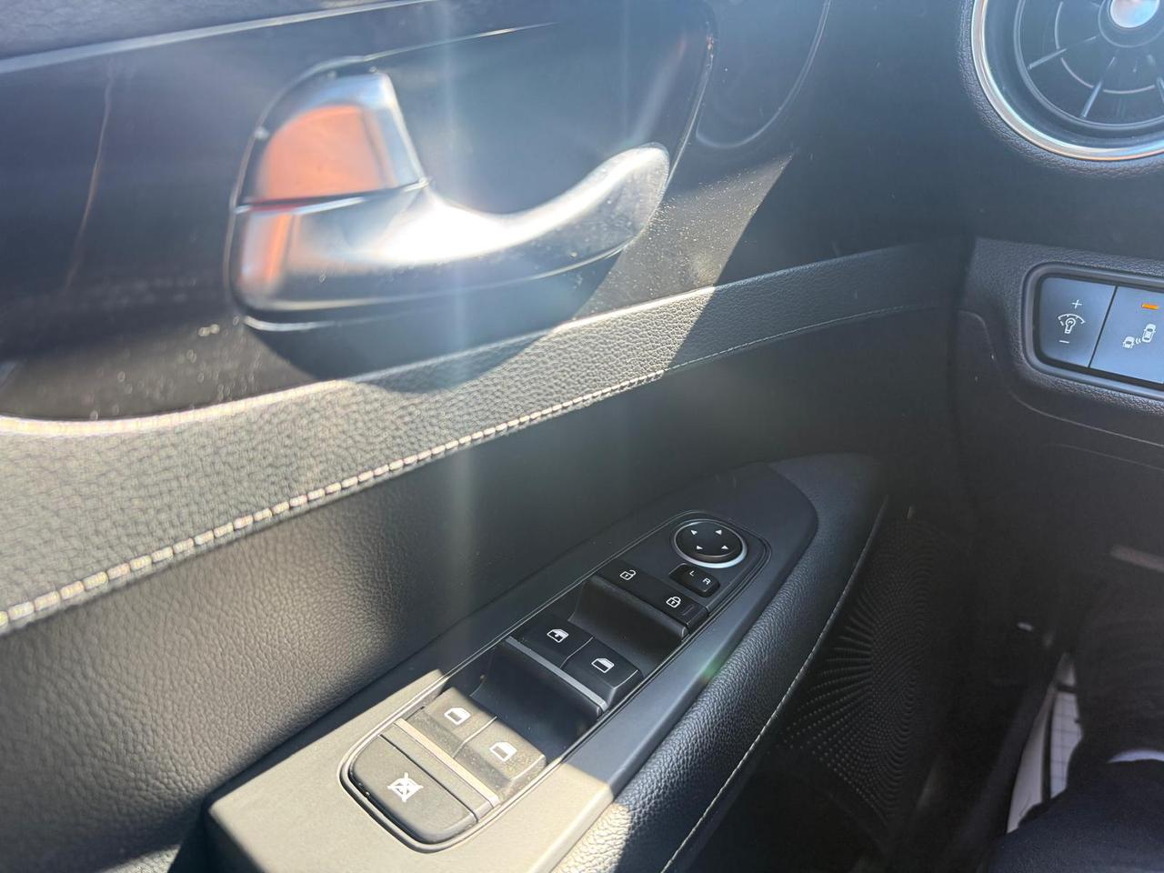 2019 Kia Forte EX / HTD SEATS / ROOF / BLINDSPOT / HTD STEERING Photo
