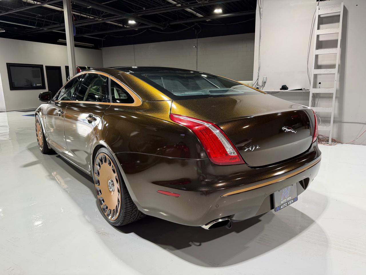 2011 Jaguar XJ XJL Supercharged *CLEAN CARFAX* Photo