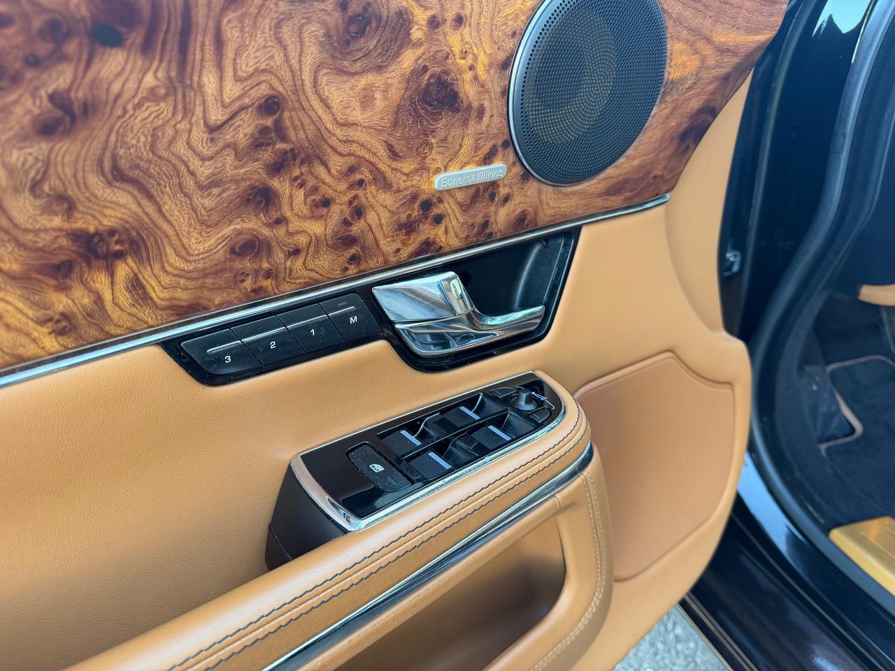 2011 Jaguar XJ XJL Supercharged *CLEAN CARFAX* Photo