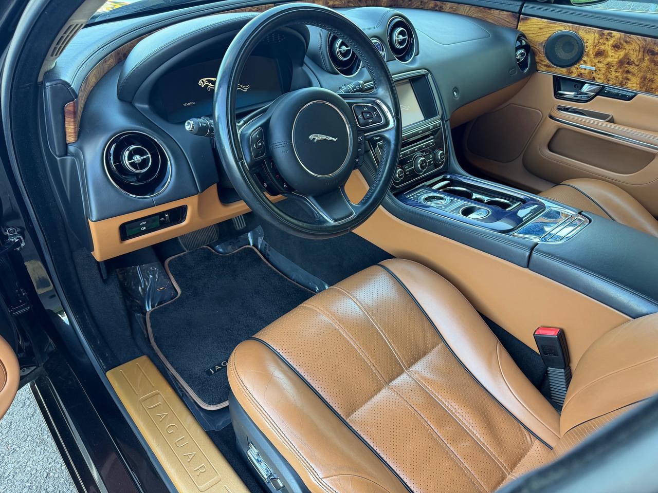 2011 Jaguar XJ XJL Supercharged *CLEAN CARFAX* Photo