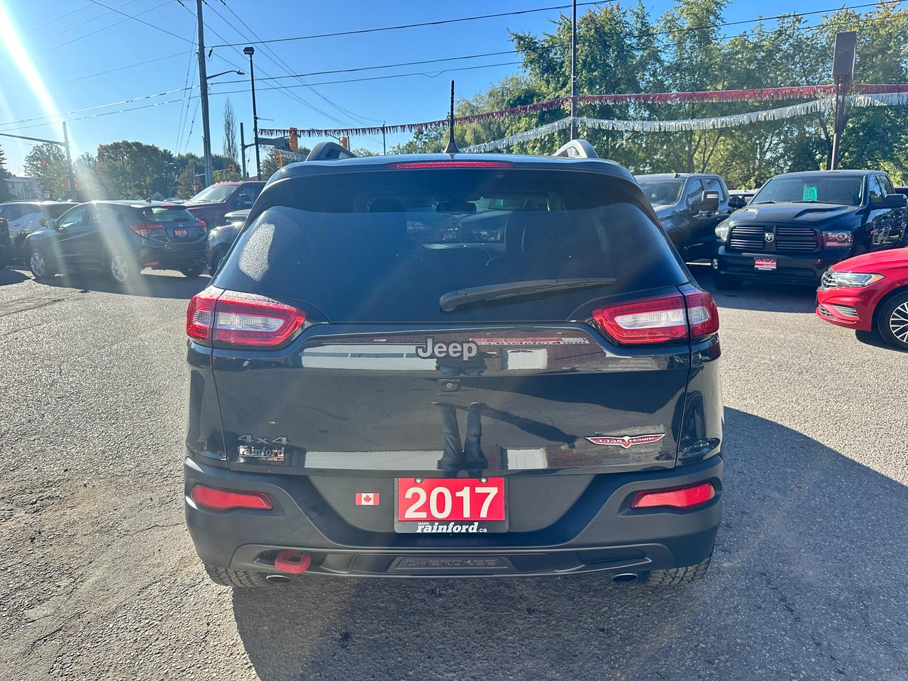 2017 Jeep Cherokee Trailhawk4X4 HTD-Leather PanoRoof NAV RvCam XM A/C Photo