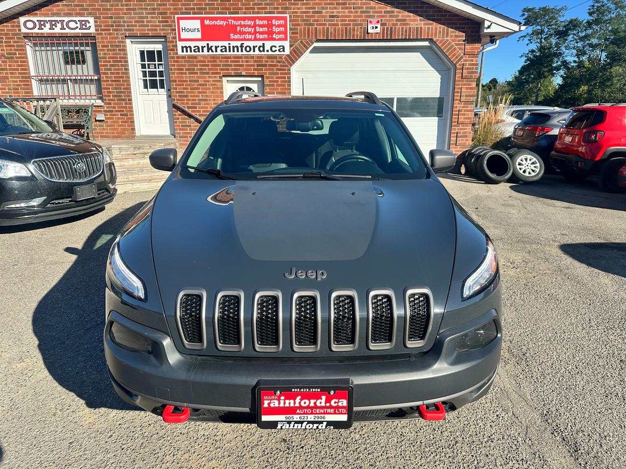 2017 Jeep Cherokee Trailhawk4X4 HTD-Leather PanoRoof NAV RvCam XM A/C Photo5