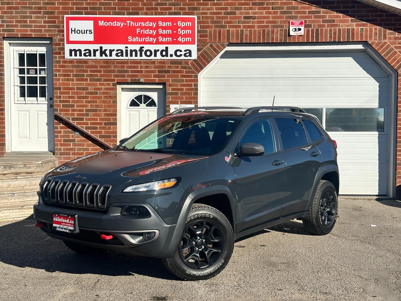 2017 Jeep Cherokee Trailhawk4X4 HTD-Leather PanoRoof NAV RvCam XM A/C - Photo #1