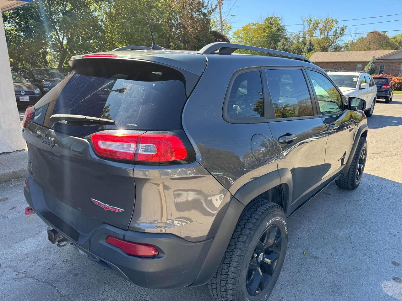 2016 Jeep Cherokee 4WD 4dr Trailhawk - Photo #9