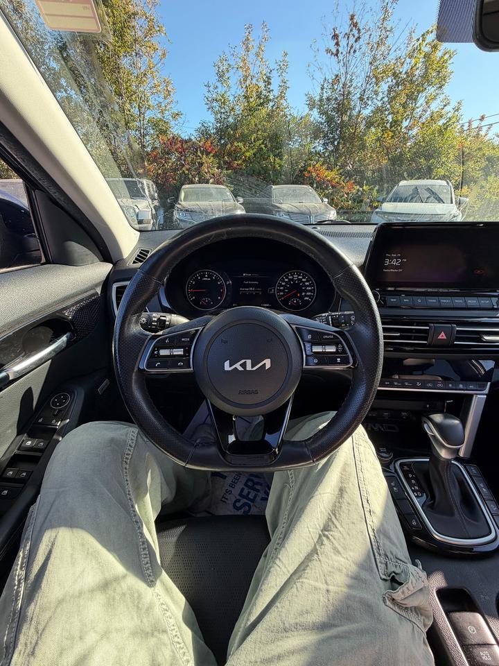 2022 Kia Seltos SX Turbo Photo