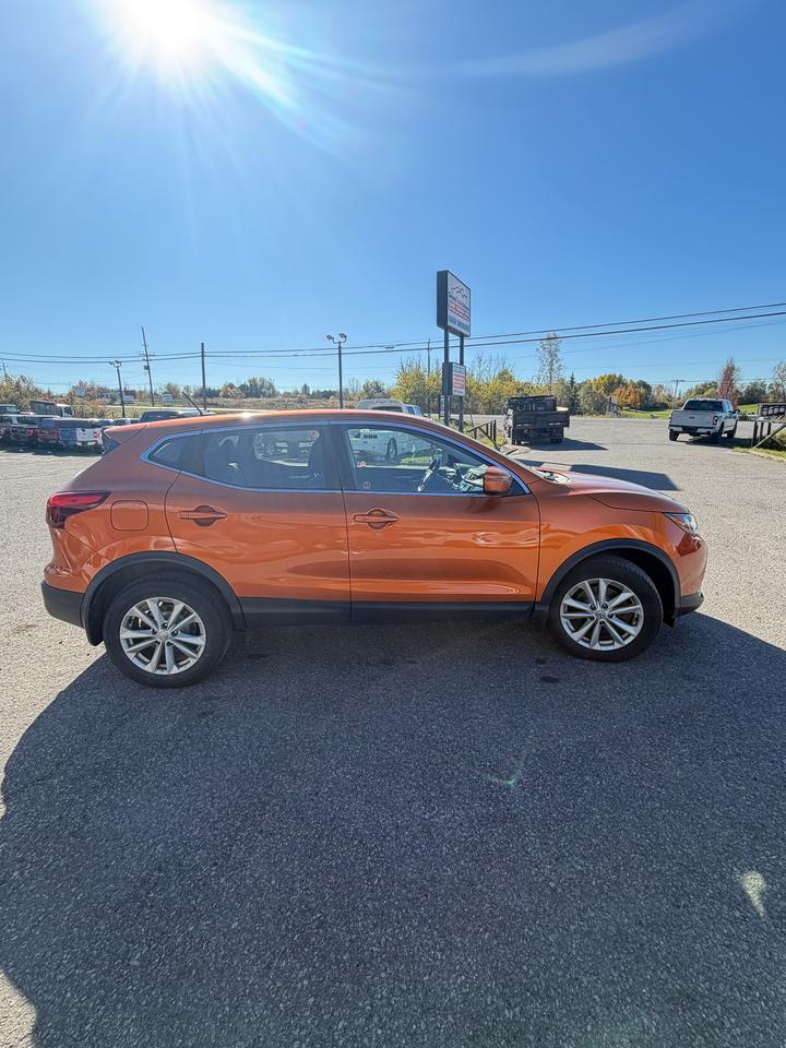 2018 Nissan Qashqai SV Photo