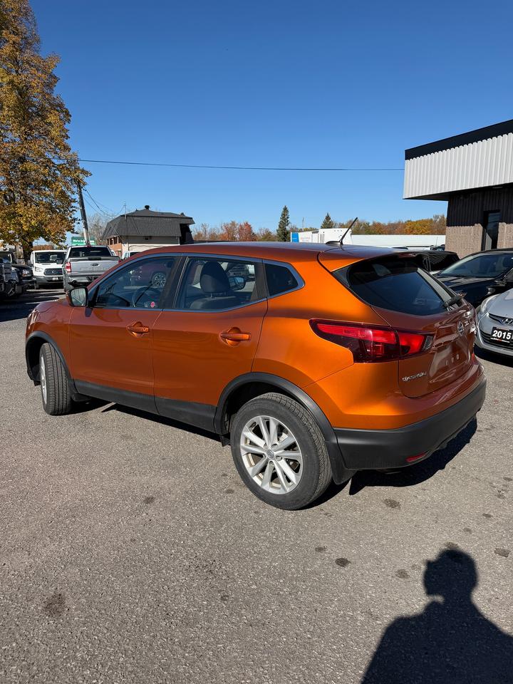 2018 Nissan Qashqai SV Photo2