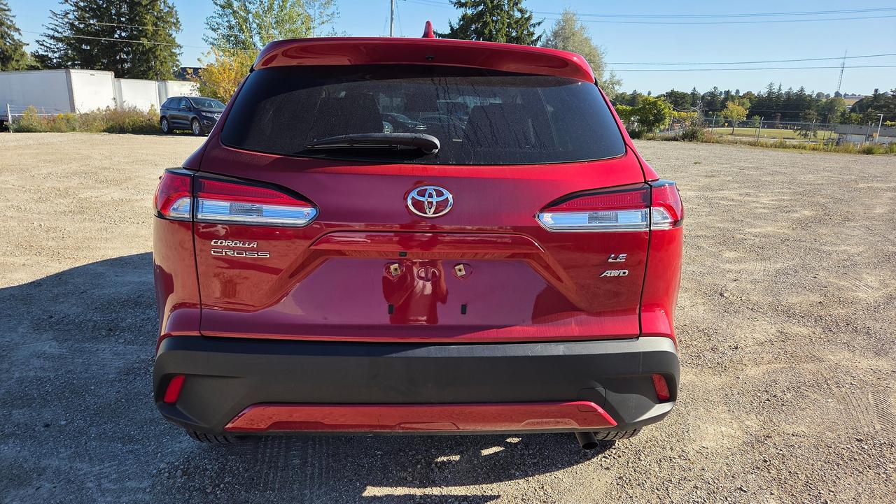2023 Toyota Corolla Cross LE Photo