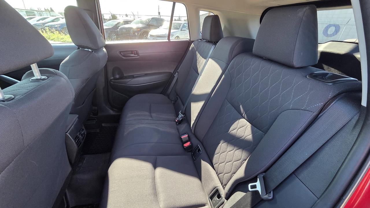 2023 Toyota Corolla Cross LE Photo