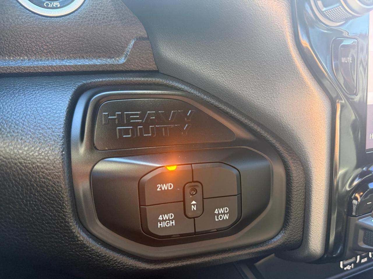 2026 RAM 2500 BIG HORN / 8' BOX / 1 OWNER / NO ACCIDENTS / 4WD Photo