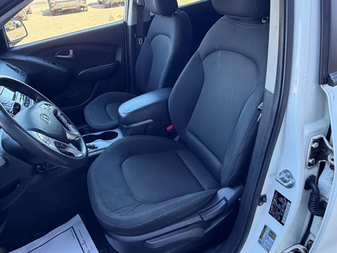 2013 Hyundai Tucson GL AUTO FWD Photo