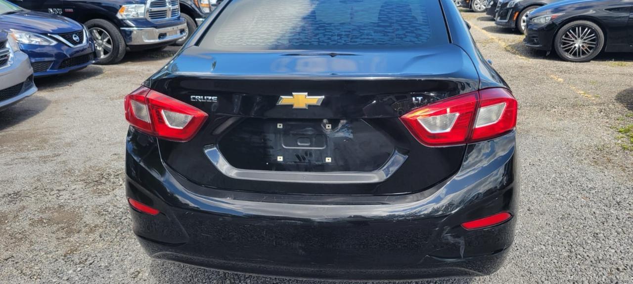 2019 Chevrolet Cruze LT Photo