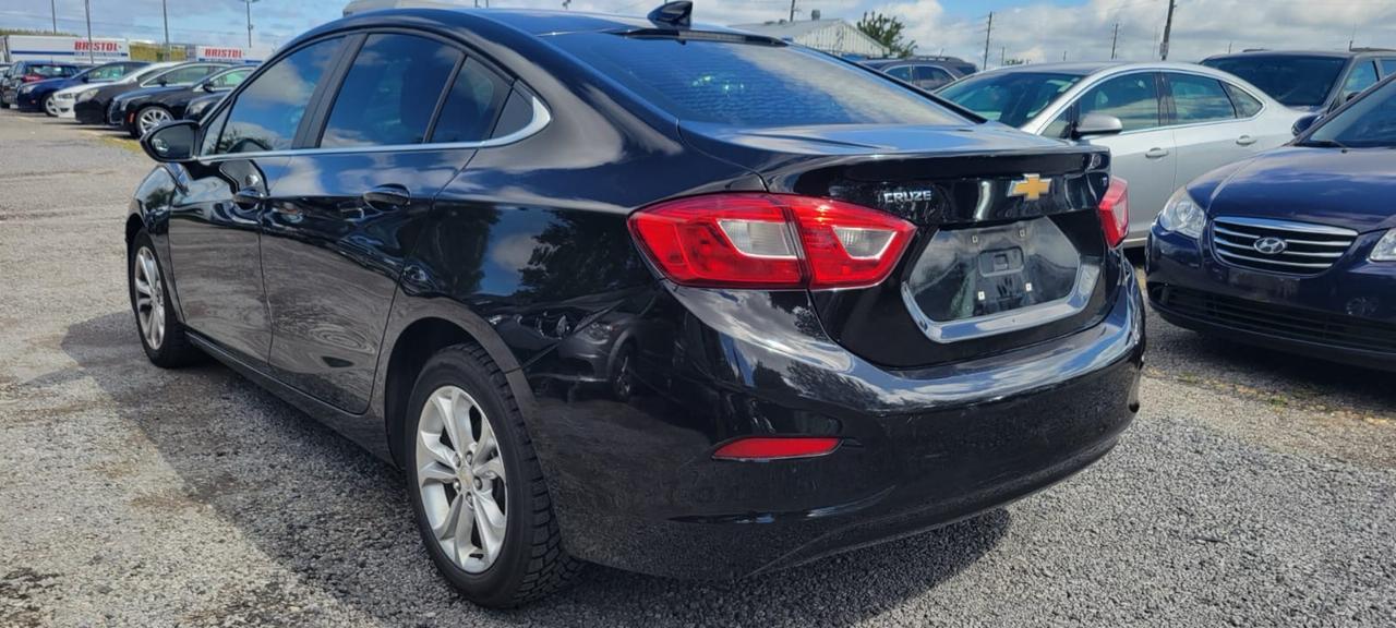 2019 Chevrolet Cruze LT Photo