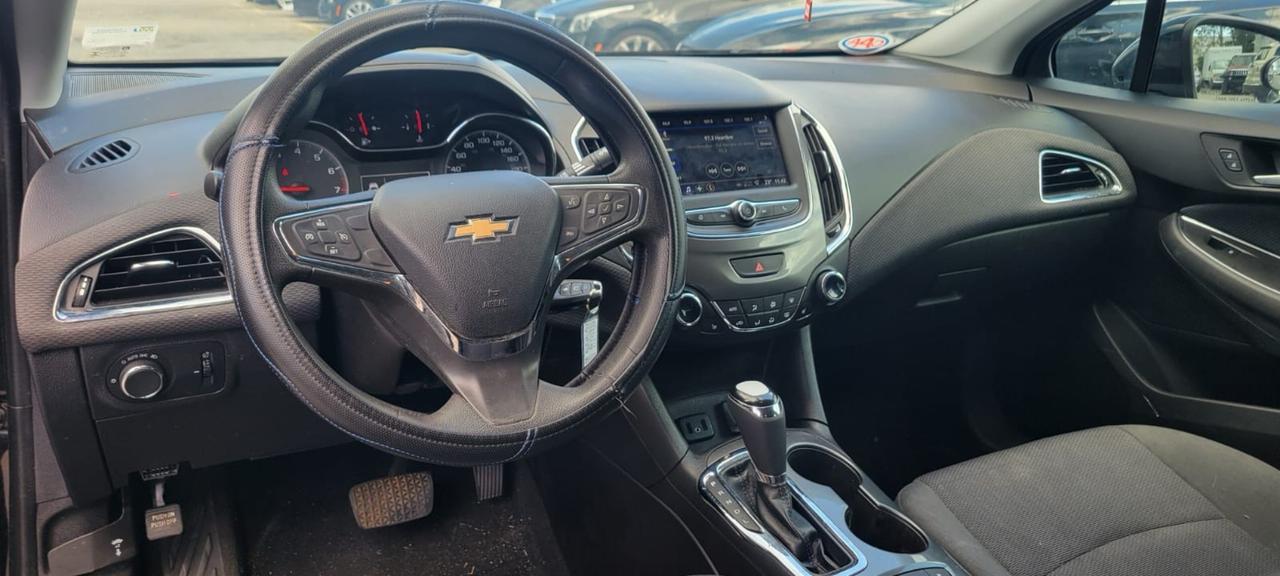 2019 Chevrolet Cruze LT Photo