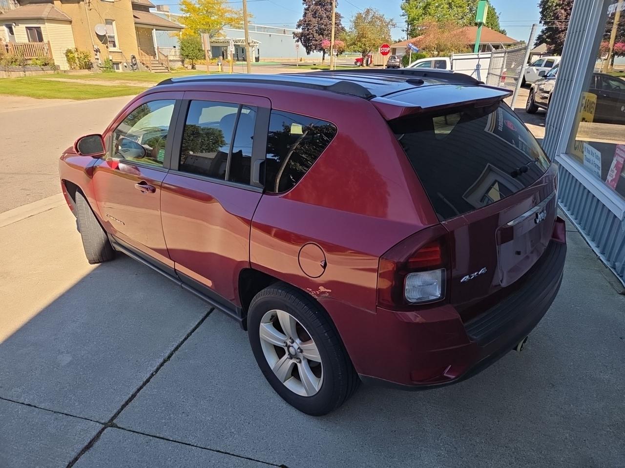 2014 Jeep Compass NORTH Photo